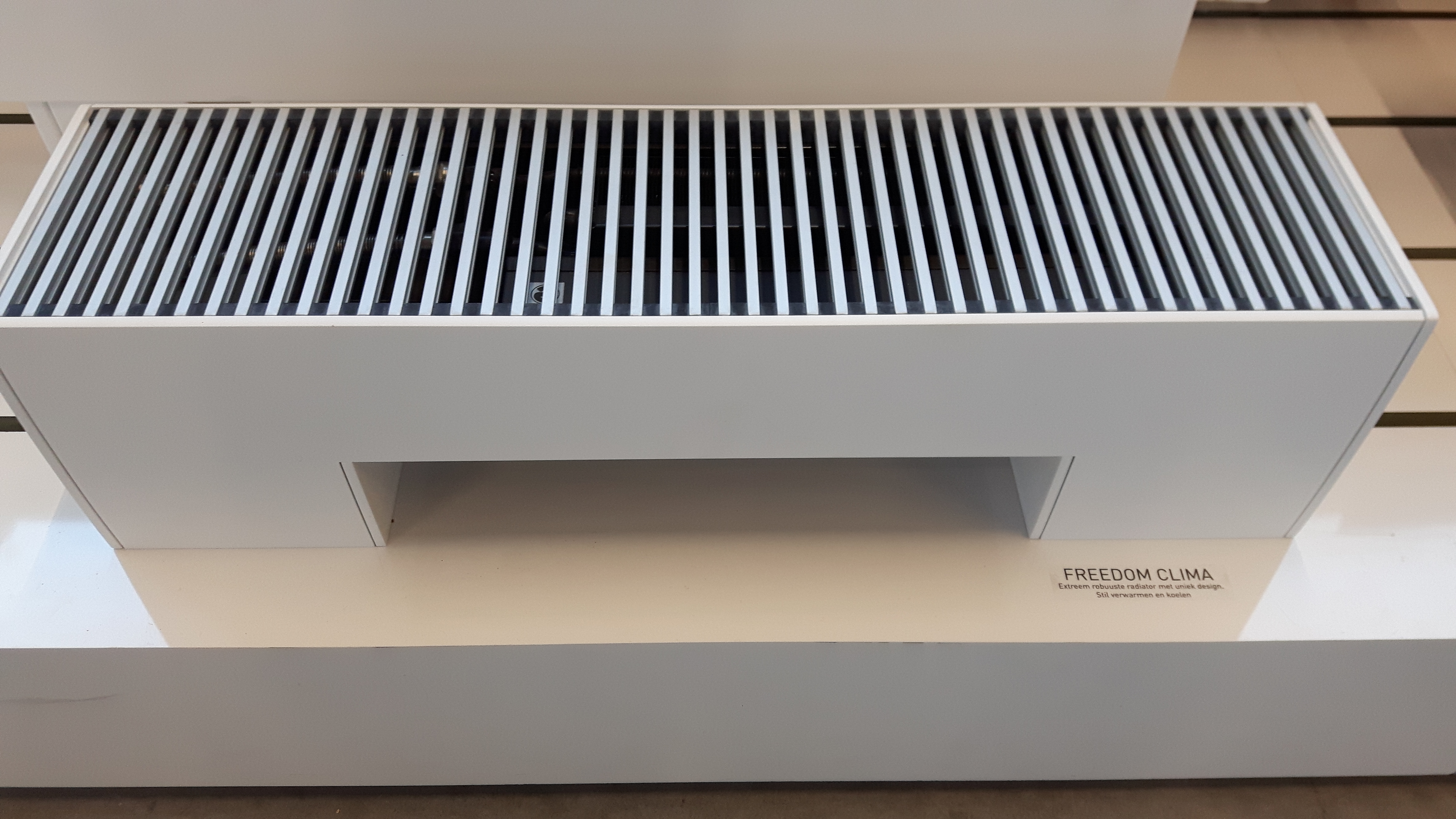 Onregelmatigheden Omkleden Onregelmatigheden Freedom microcanal radiator van Jaga - WoonwijzerwinkelWoonwijzerwinkel